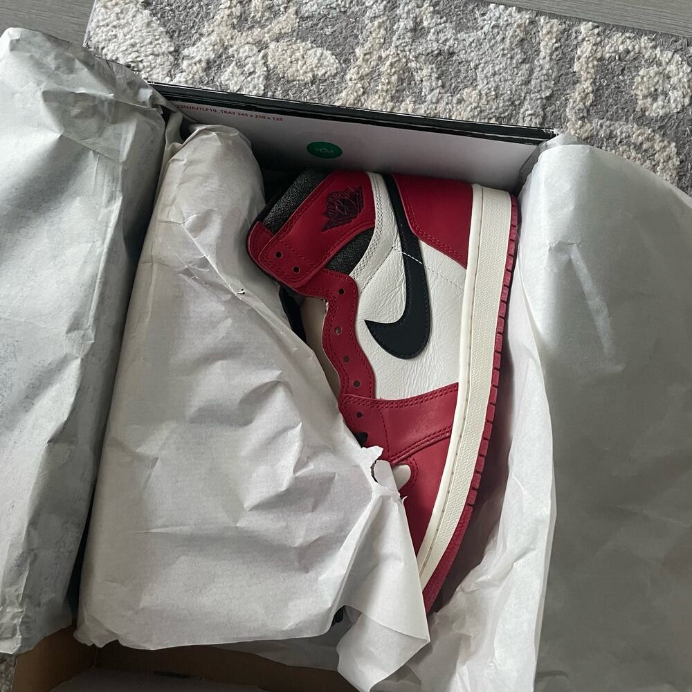 Air Jordan 1 Retro OG Lost & Found Men’s size 11